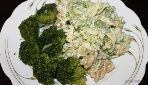 Sałatka makaronowo - brokułowa