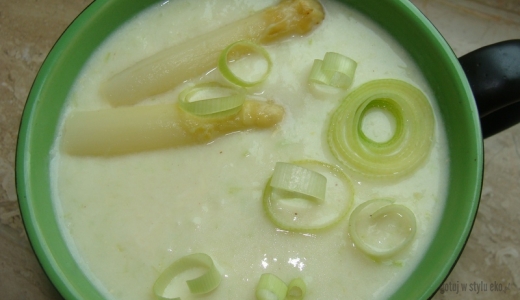 Zupa krem ze szparagów i pora