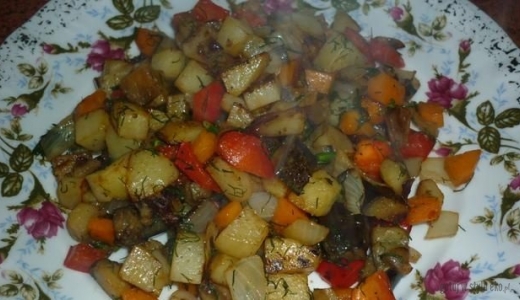 Warzywa na patelnię z bakłażanem 