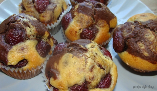 Muffiny z czereśniami