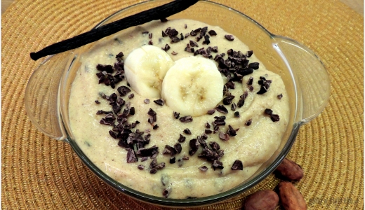 Bananowy pudding jaglany z ziarnami kakao i nutą wanilii