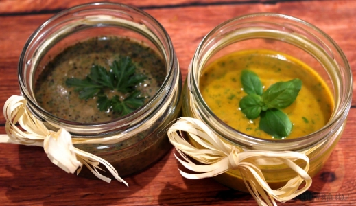 Sałatkowe sosy: orientalny sos curry i ziołowy sos vinegrette