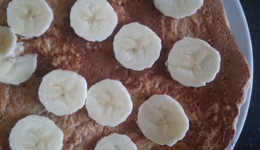 Omlet owsiano-migdałowo-orzechowy z baobabem