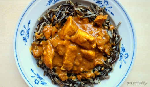 Curry z mleczkiem kokosowym i dzikim ryżem