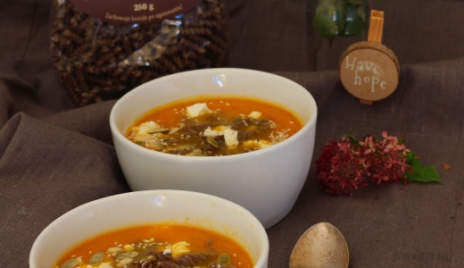 Zupa krem z marchewki z gryczanymi świderkami Fabijańscy