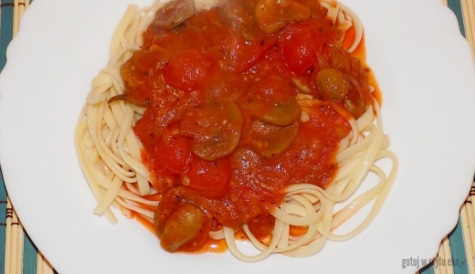 Spaghetti z sosem z pieczarkami