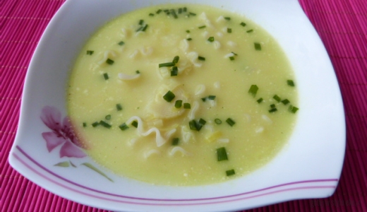 Zupa z porów z makaronem