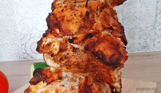 Domowy kebab z kurczaka pieczonego w piekarniku