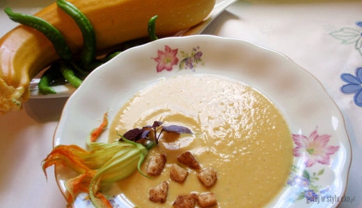 Zupa krem z żółtej cukinii