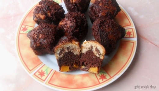 Muffiny z brzoskwiniami i czekoladą