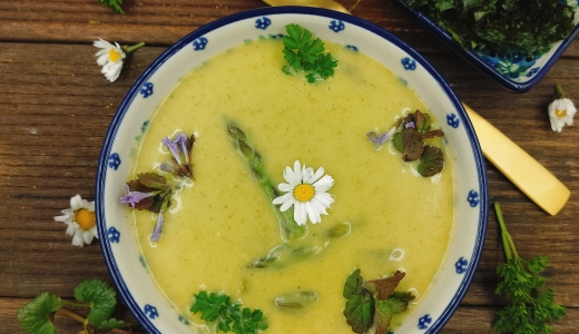 Zupa krem szparagi z brokułem 