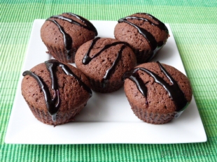 Muffiny kakaowe z budyniem
