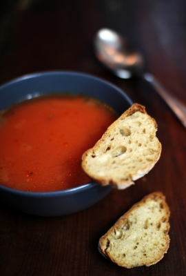 Włoska zupa pomidorowa z ciabattą 