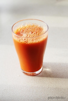 Świeży sok marchewkowy 