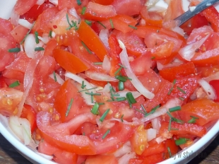 Sałatka z pomidorów i papryki  z olejem lnianym