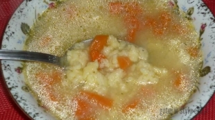 Zupa marchewowa z kluseczkami 