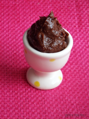 Krem czekoladowy z awokado i daktyli