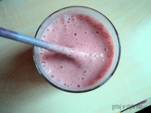 Jogurt mrożony bananowo-truskawkowy :) 