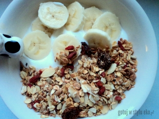 Jogurt z granolą = szybkie i zdrowe śniadanie :)