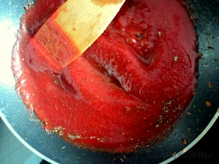 Szybki sos pomidorowy na ostro  :)