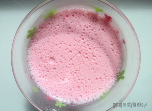 Różowa galaretka jogurtowa :) 