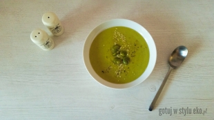 Zielona zupa krem z bobu