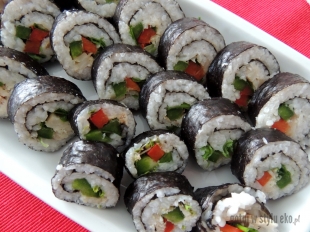 Sushi z wędzonymi rybami