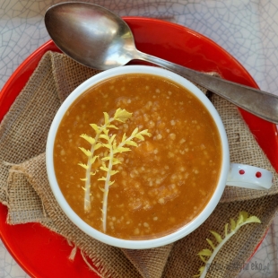 Zupa marchewkowo - selerowa z kuskusem
