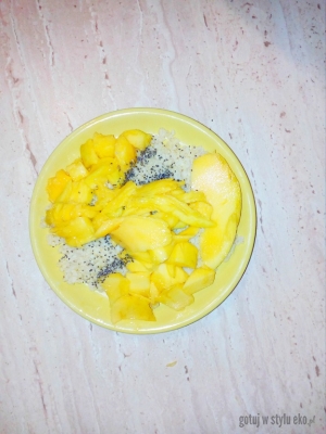 Jaglanka z mango i chia