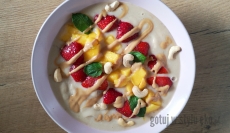 Bananowe smoothie bowl z maca