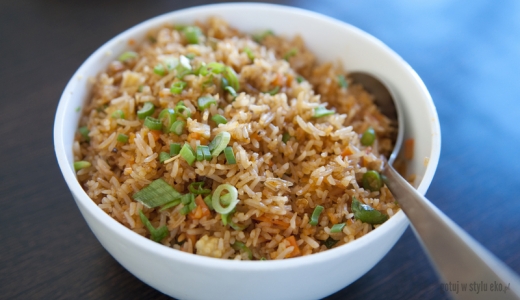 Smażony ryż (Bhat Bhaja)