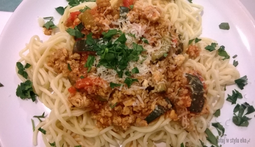 Spaghetti z sosem warzywno - mięsnym