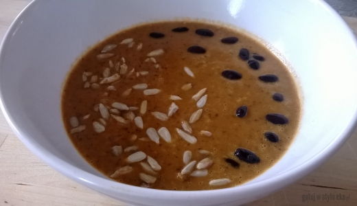 Zupa krem: czarna fasola, pieczona papryka....