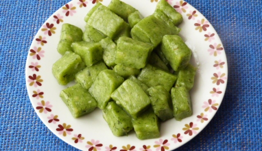 Zielone kluski z ciasta ziemniaczanego
