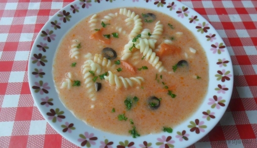 Zupa pomidorowa z oliwkami 
