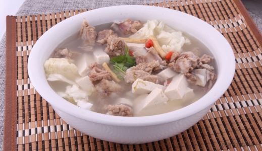 Zupa z To-Fu gotowana na żeberkach