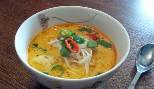 Zupa z kurczakiem Khao Soi Gai