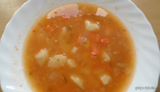 Zupa z czerwoną soczewicą