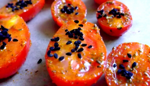 Pieczone pomidorki z czarnuszką :) 