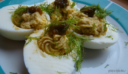Jajka faszerowane z wasabi pastą Bio