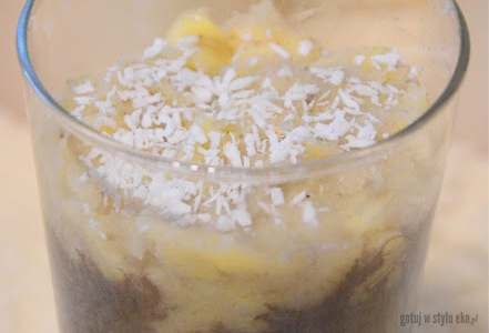Karobowy pudding chia z bananową kruszonką