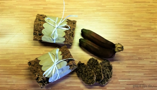Wegański chlebek sezamowo-bananowy