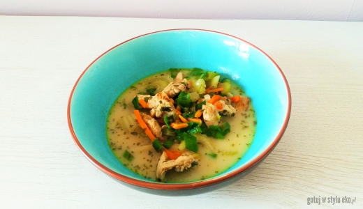 Tajska zupa kokosowa z indykiem