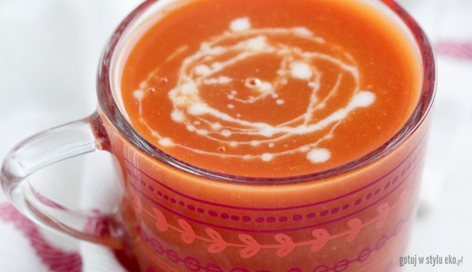Zupa pomidorowa zabielana mlekiem owsianym