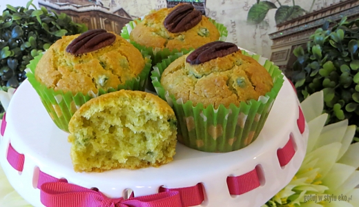 Muffinki kokosowe z zielonym groszkiem