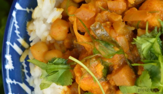 Curry z kalafiorem i bakłażanem