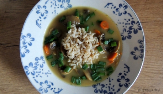 Kremowa zupa pieczarkowa z ryżem
