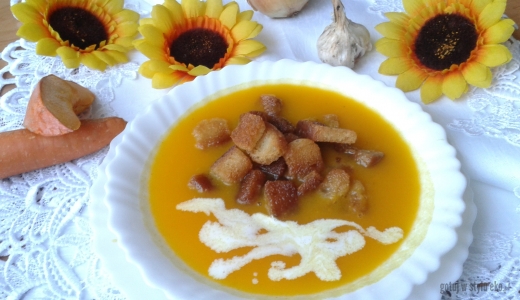 Zupa dyniowa z marchwią i ziemniakami