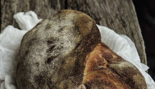 Bochenek chleba z semoliny 