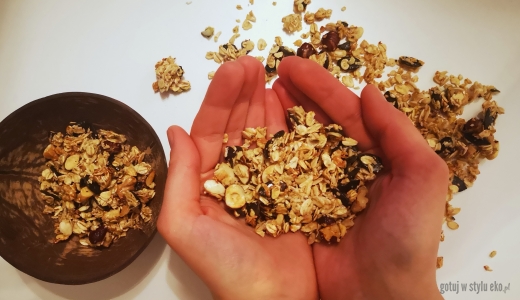 Najprostsza chrupiąca granola z piekarnika